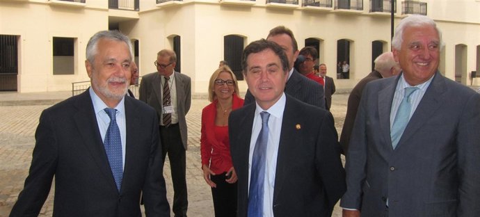 José Antonio Griñán (Izq) , Este Viernes En Sevilla