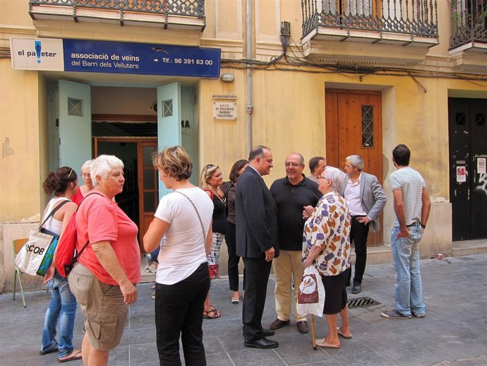 Visita De Calabuig A AAVV Velluters