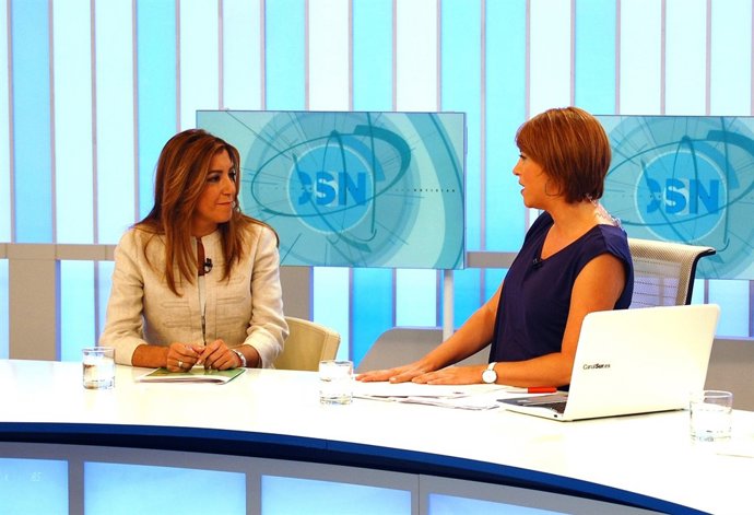 Susana Díaz, A La Izquierda, Durante La Entrevista