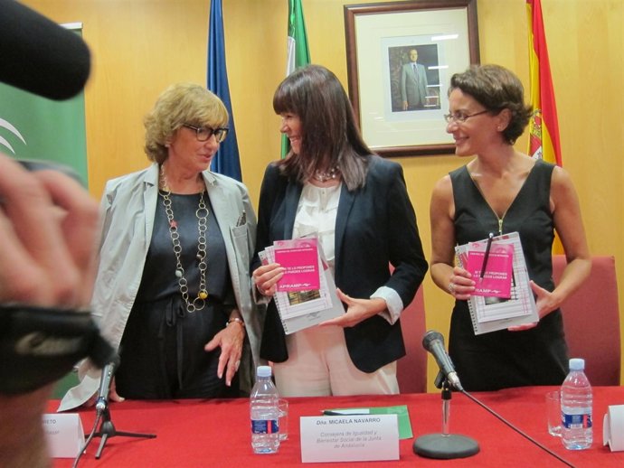 Micaela Navarro En Un Acto Con Apram En Almería