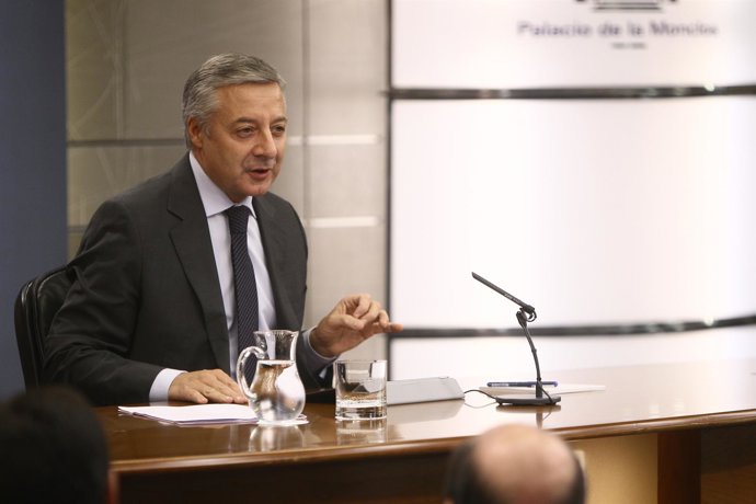 El Portavoz Del Gobierno Y Ministro De Fomento, José Blanco