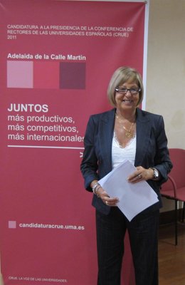 De La Calle, Junto Al Cartel De La Campaña Electoral