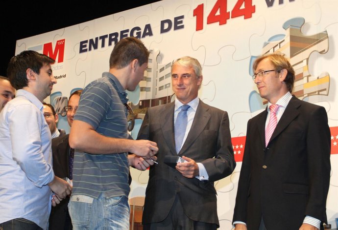 Acto De Entrega De Viviendas