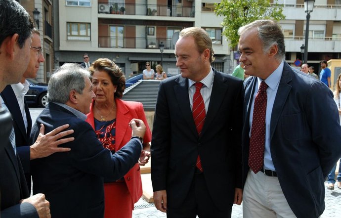 Barberá Conversa Con G.Pons, Fabra Y Rus En Valencia.
