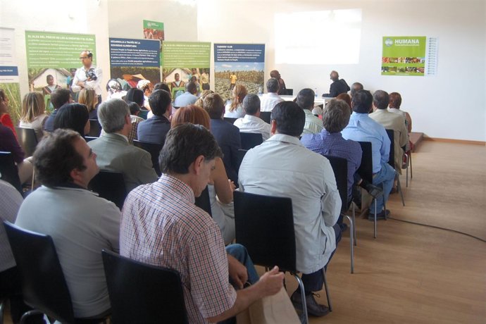 Entrega De II Premios Humana De Reciclaje Textil