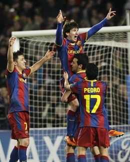 Jugadores del Barça celebran gol