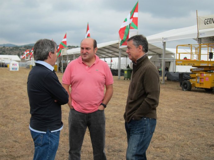 Andoni Ortuzar E Iñigo Urkullu En Las Campas Del Alderdi Eguna