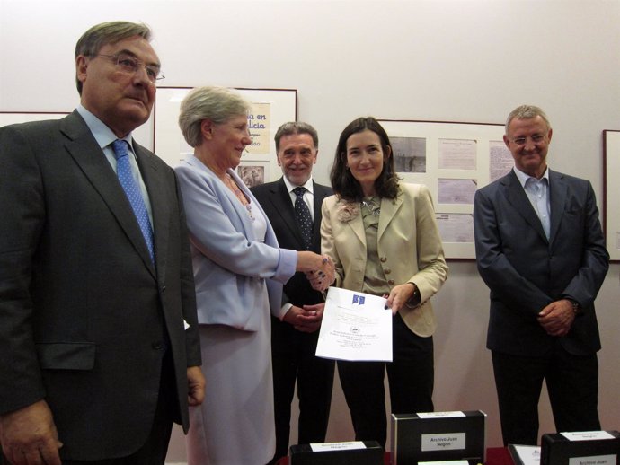 González-Sinde, Durante El Acto De Entrega De La Copia Del Archivo De Negrín