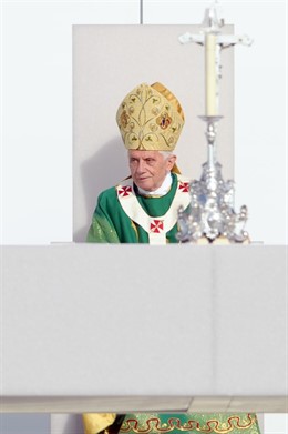 El Papa Durante La Celebración De Una Misa En Friburgo (Alemania)