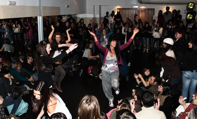 Fiesta En Espacio Joven