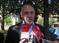 Pastor dice que PNV "mira de reojo" a Bildu y su discurso político es "errático y alejado de los intereses de la gente"