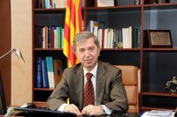 Vilardell ve "inasumibles" nuevos recortes en los salarios de los médicos en Catalunya