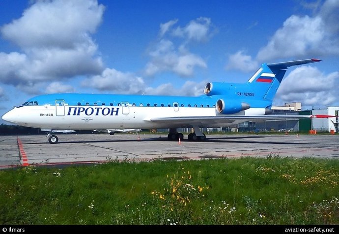 Avión De Yak-Service