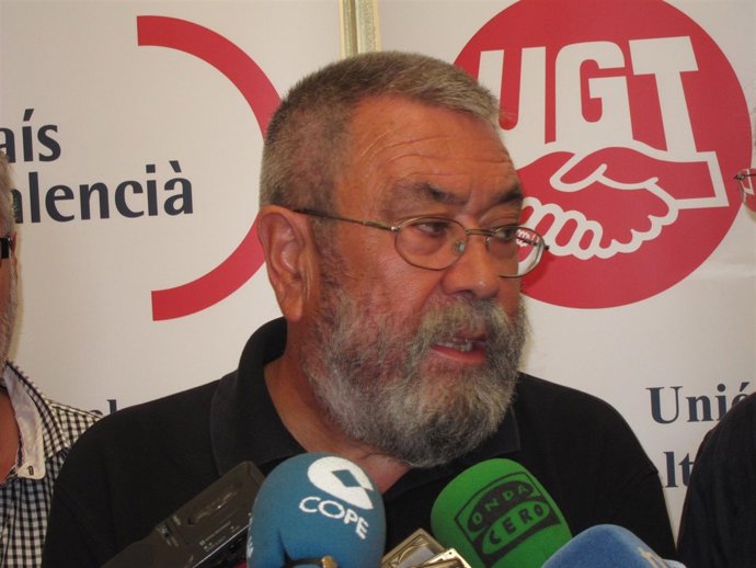 Méndez Atiende A Los Medios En Castellón