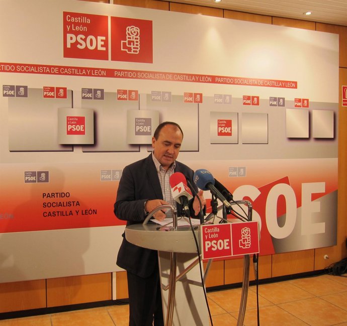 El Secretario De Organización, Pedro José Muñoz, En Una Rueda De Prensa