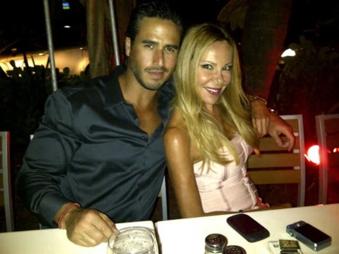 Ana Obregón Y Raúl Olivo En La Inauguración De Un Nuevo Hotel 