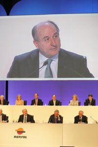 Los minoritarios piden que la CNE intervenga en la escalada accionarial de Pemex en Repsol