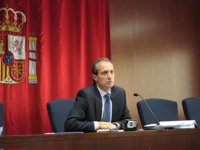 El fiscal de Navarra dice que el peligro de ETA "es el mismo que en años anteriores" y "no hay que confiarse"