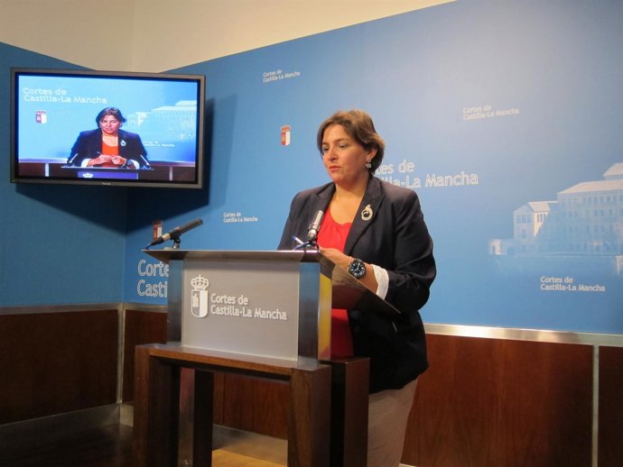 Cesárea Arnedo, Secretaria Primera De La Mesa De Las Cortes