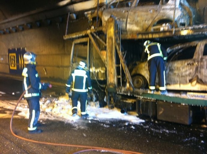 Una Imagen De La Extinción De Los Bomberos