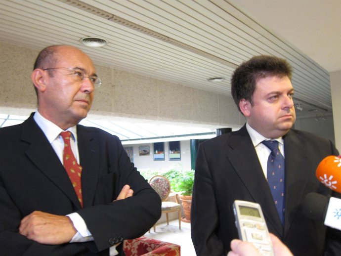 El Presidente Del OEA, Francisco Ferraro, Y El Catedrático Santiago Carbó