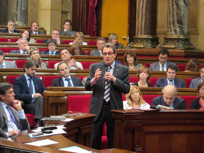 El Presidente Catalán, Artur Mas, En El Parlament
