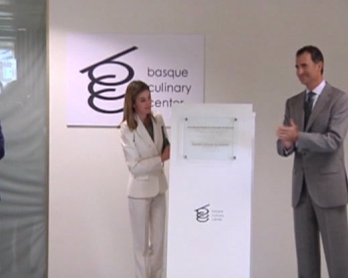 Los Príncipes de Asturias inauguran el BCC