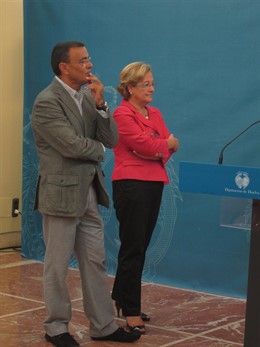La Presidenta De La Diputación De Huelva, Petronila Guerrero.