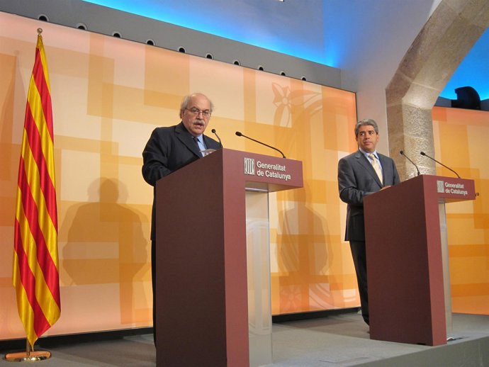 El Conseller Andreu Mas-Colell Y El Portavoz Del Govern, Francesc Homs