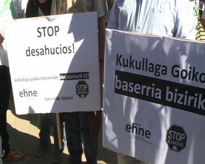 CARTELES SOBRE DESALOJO