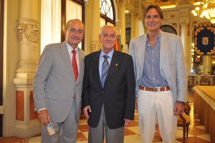El Alcalde De Málaga, Francisco De La Torre, Junto A Blanco-Traba Y Caneda 