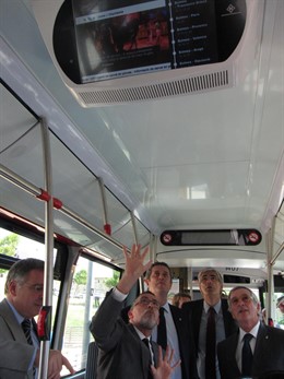 D.Pestaña (TMB), El Teniente De Alcalde J.Forn Y El Alcalde X.Trias