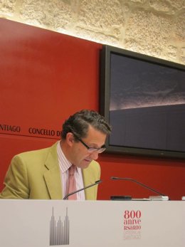 El Alcalde De Santiago, Gerardo Conde Roa, En Rueda De Prensa.