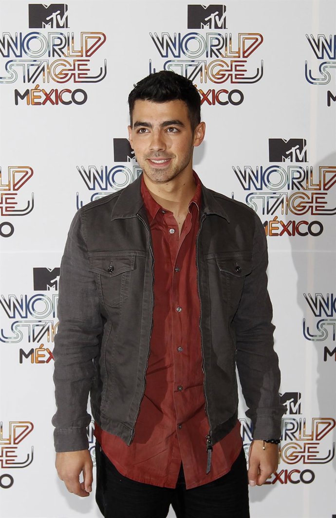 Joe Jonas En Un Photocall