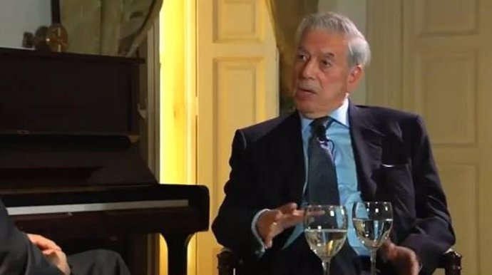 Vargas Llosa Y Gallardón Conversan Sobre Madrid Y Los Modelos De Ciudad