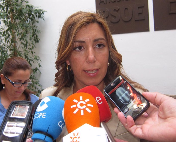 La Secretaria De Organización Del PSOE-A, Susana Díaz, Atiende A Los Medios