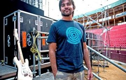 Juanes Prestando Su Imagen A La ONG Survival