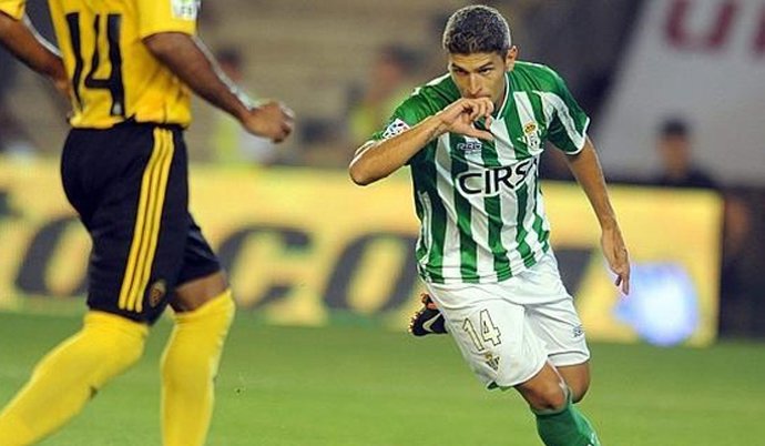 Salva Sevilla Celebra Un Gol Con El Betis 