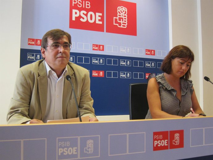 Francesc Antich Y Francina Armengol En La Sede Del PSIB.