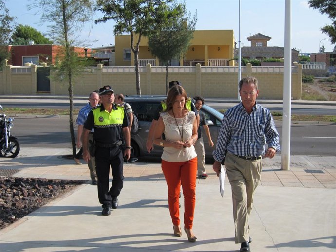 La Edil De Nuevas Tecnologías Entra Con La Policía Local En La Cuidad Digital 