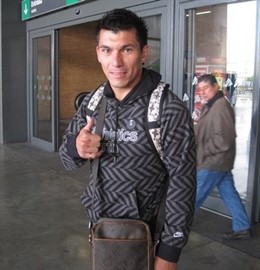 El Centrocampista Del Sevilla Gary Medel 