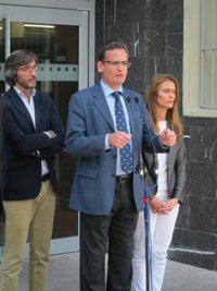 Basagoiti reprocha a Amaiur que vaya "a por la nación vasca" en lugar de centrarse en la crisis