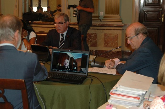El Pleno Del Ayuntamiento Que Ha Usado Por Primera Vez Videoconferencia.