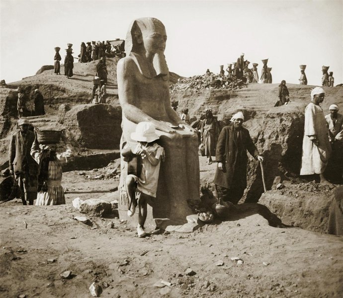 La Necrópolis De Tanis Llega A Valencia A Través De 80 Fotografías Y Documentos