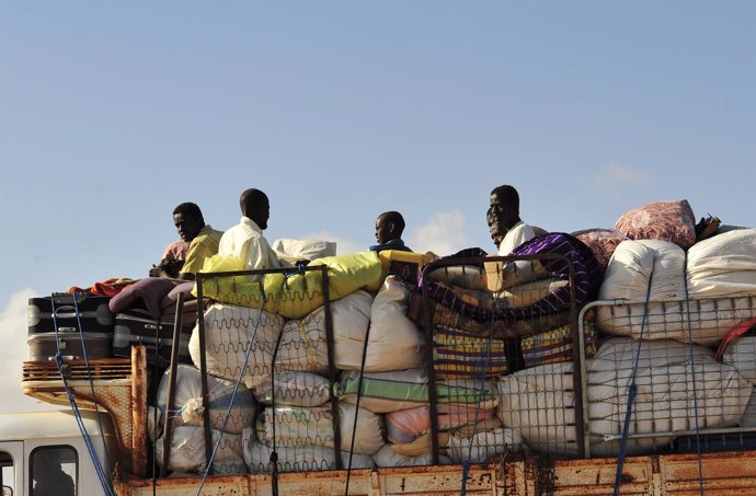 Los Civiles En Sirte Huyen De La Falta De Alimentos Y De Los Combates