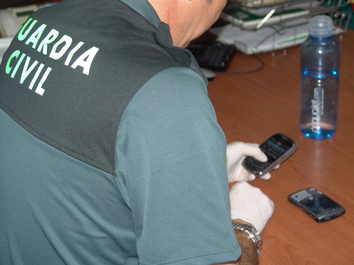 Detenido En Sevilla Por Estafar 140.000 Euros En Telefonía Móvil