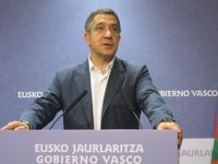 López denuncia "la tiranía de los mercados" y reniega de un modelo "basado exclusivamente en el recorte"