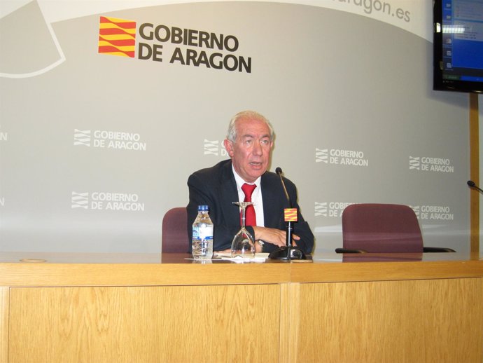 El Consejero De Economía Y Empleo Del Gobierno De Aragón, Francisco Bono