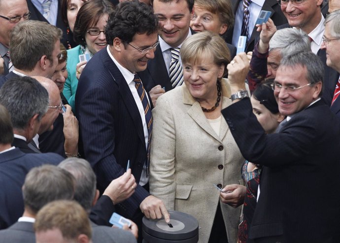 Merkel Se Prepara Para Votar En El Bundestang