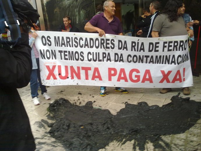 Heridos En Un Altercado Entre Mariscadores Y Un Conductor En Ferrol